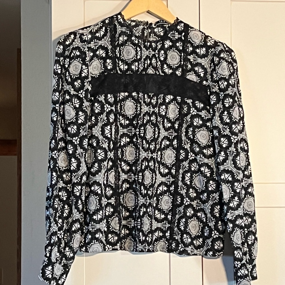 Alice + Olivia silk black white top with lace insets, size M